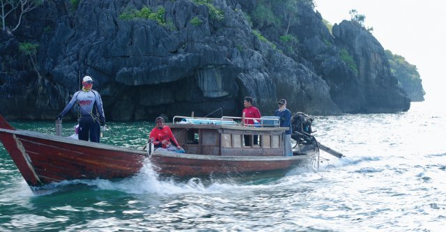 Traditional boat journey around Koh Bulon-Lae